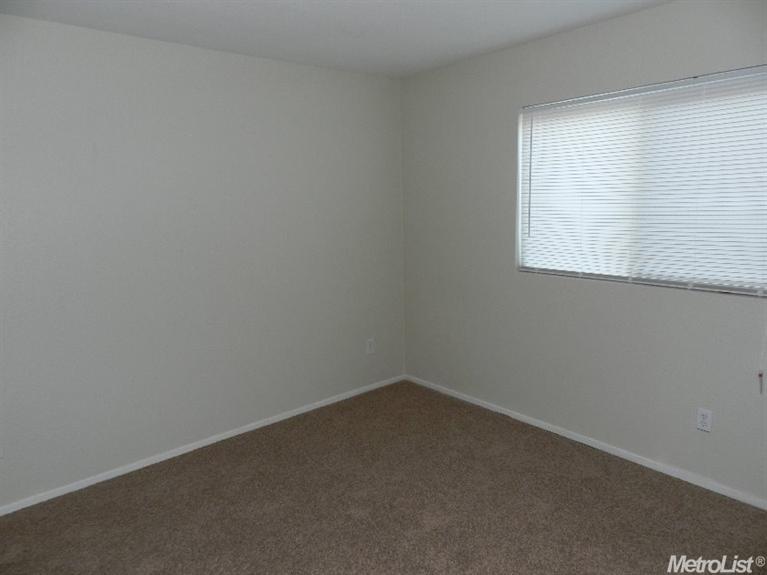 417 Algen Ct, Modesto, CA 95358 photo 7