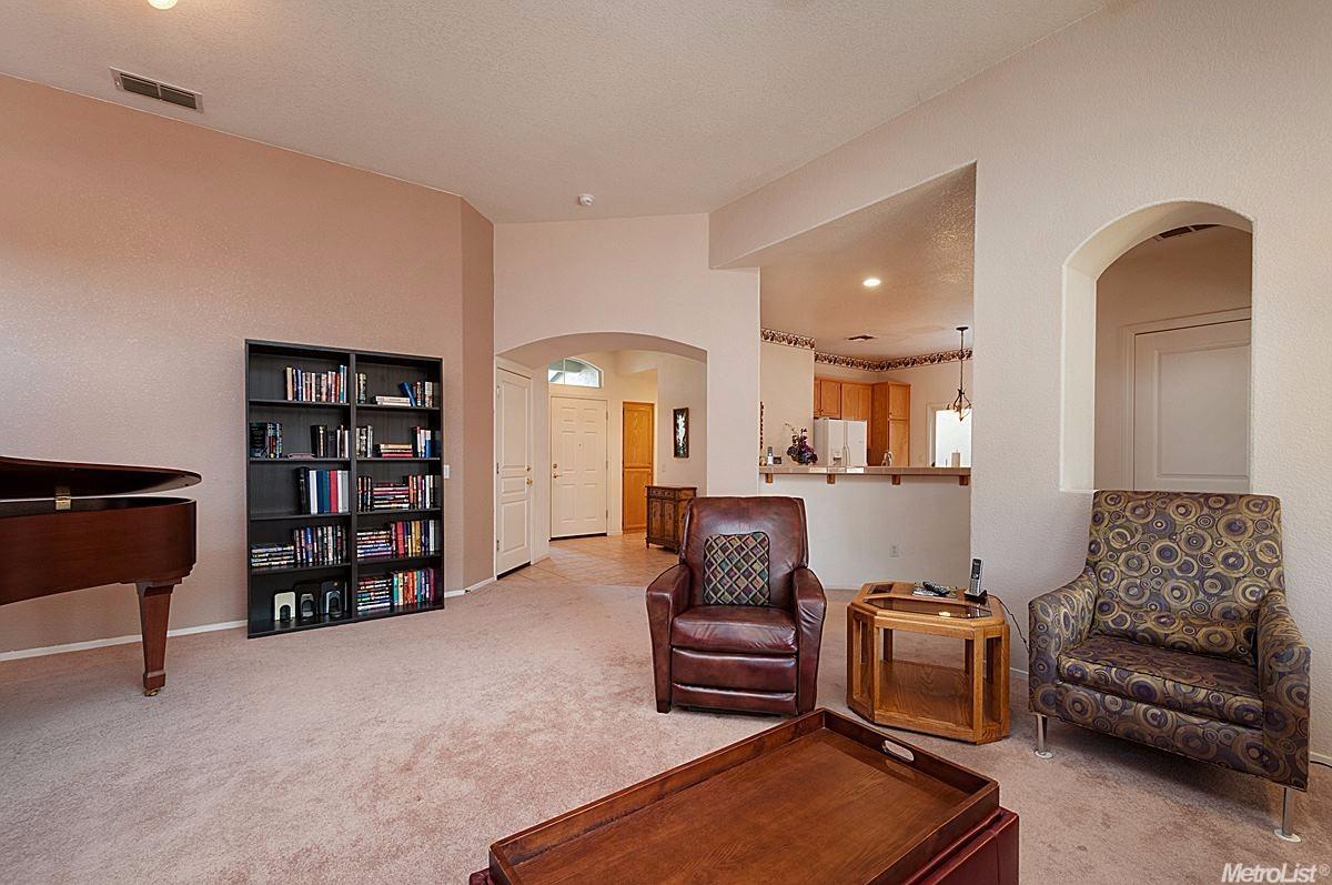 451 Clearstone Pl, Folsom, CA 95630 photo 3