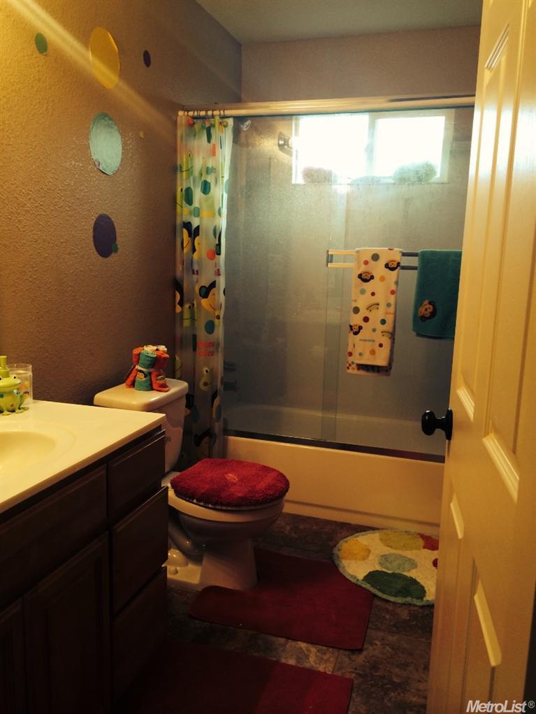 583 Somoa Ln, Lathrop, CA 95330 photo 8