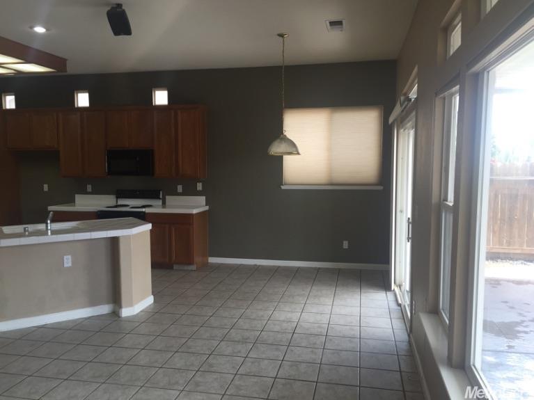 3216 Clearview Ct, Modesto, CA 95355 photo 5