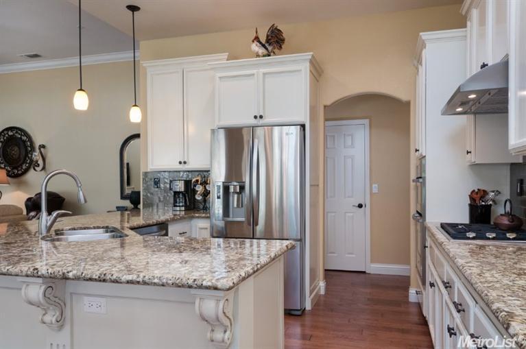 6501 Swallowsview Ct, Rocklin, CA 95677 photo 2