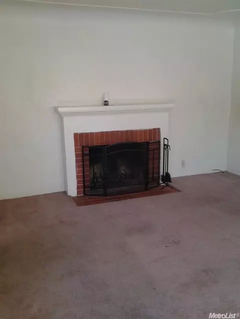 229 Colfax Ave, Modesto, CA 95354 photo 2