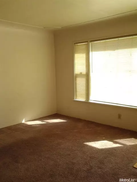 229 Colfax Ave, Modesto, CA 95354 photo 3