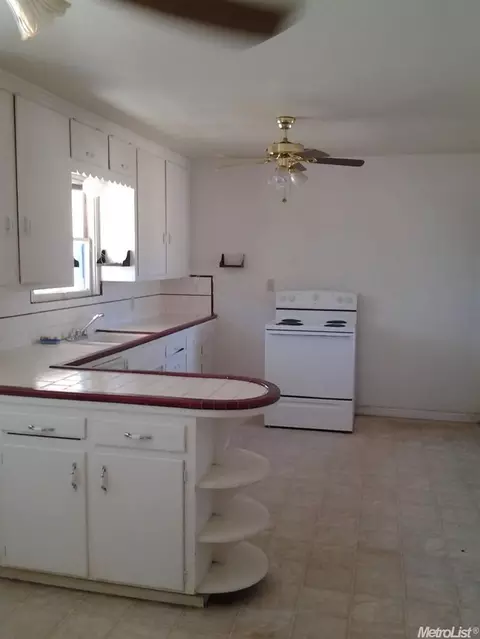 229 Colfax Ave, Modesto, CA 95354 photo 5