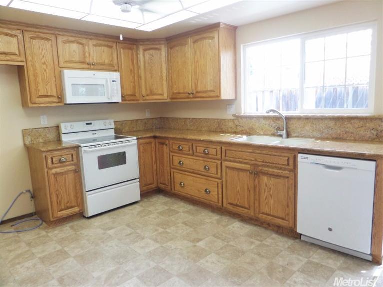 792 Scarlett Dr, Tracy, CA 95376 photo 4