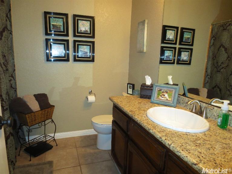 2305 Shadow Oak Ln, Modesto, CA 95355 photo 14