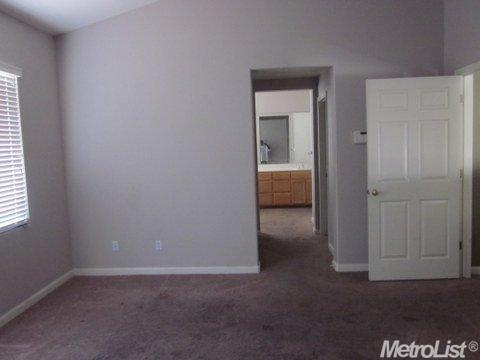 1842 Periwinkle Dr, Tracy, CA 95376 photo 2
