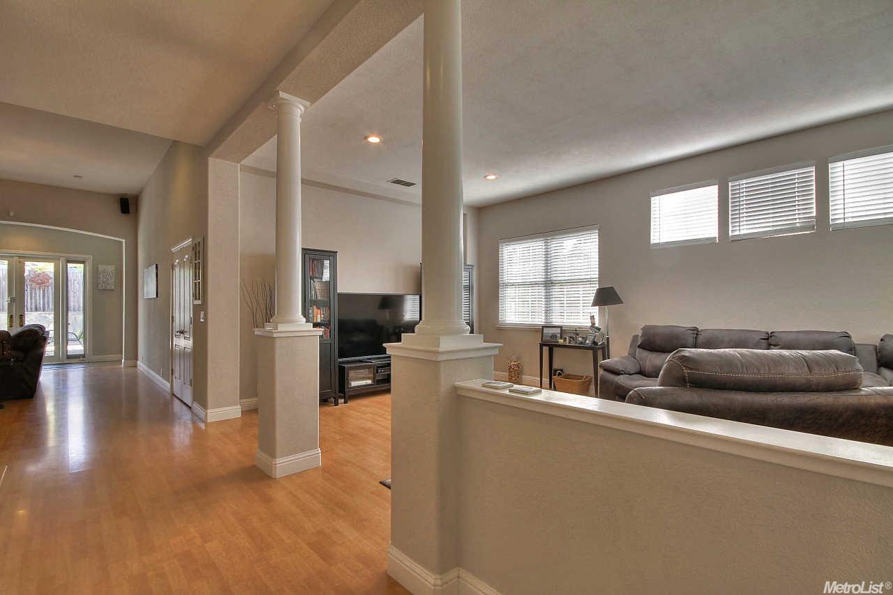 5722 Chaffey Ln, Carmichael, CA 95608 photo 3