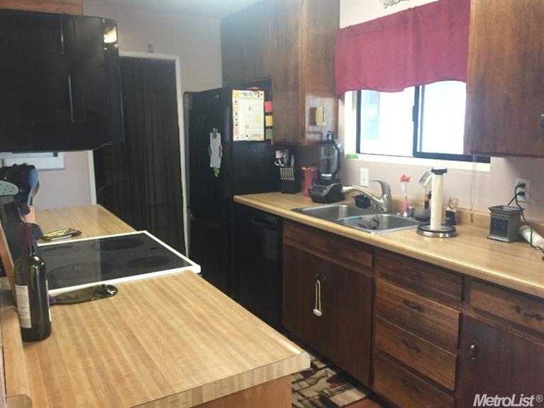 490 Hintz Ave, Tracy, CA 95376 photo 3
