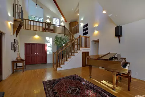 506 Jerome, Davis, CA 95616 photo 2