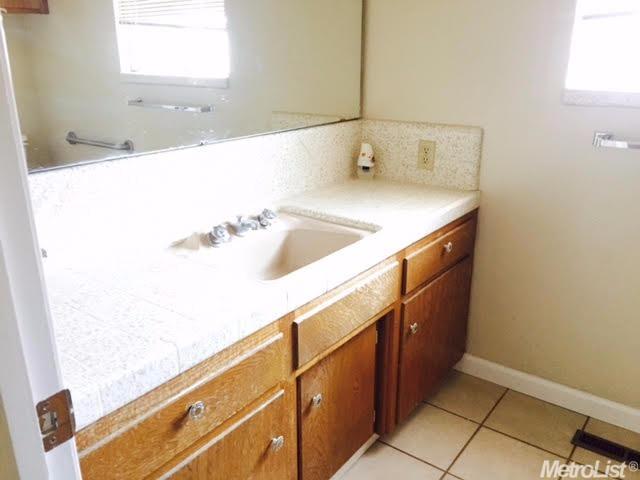 520 Parry Ave, Modesto, CA 95354 photo 11