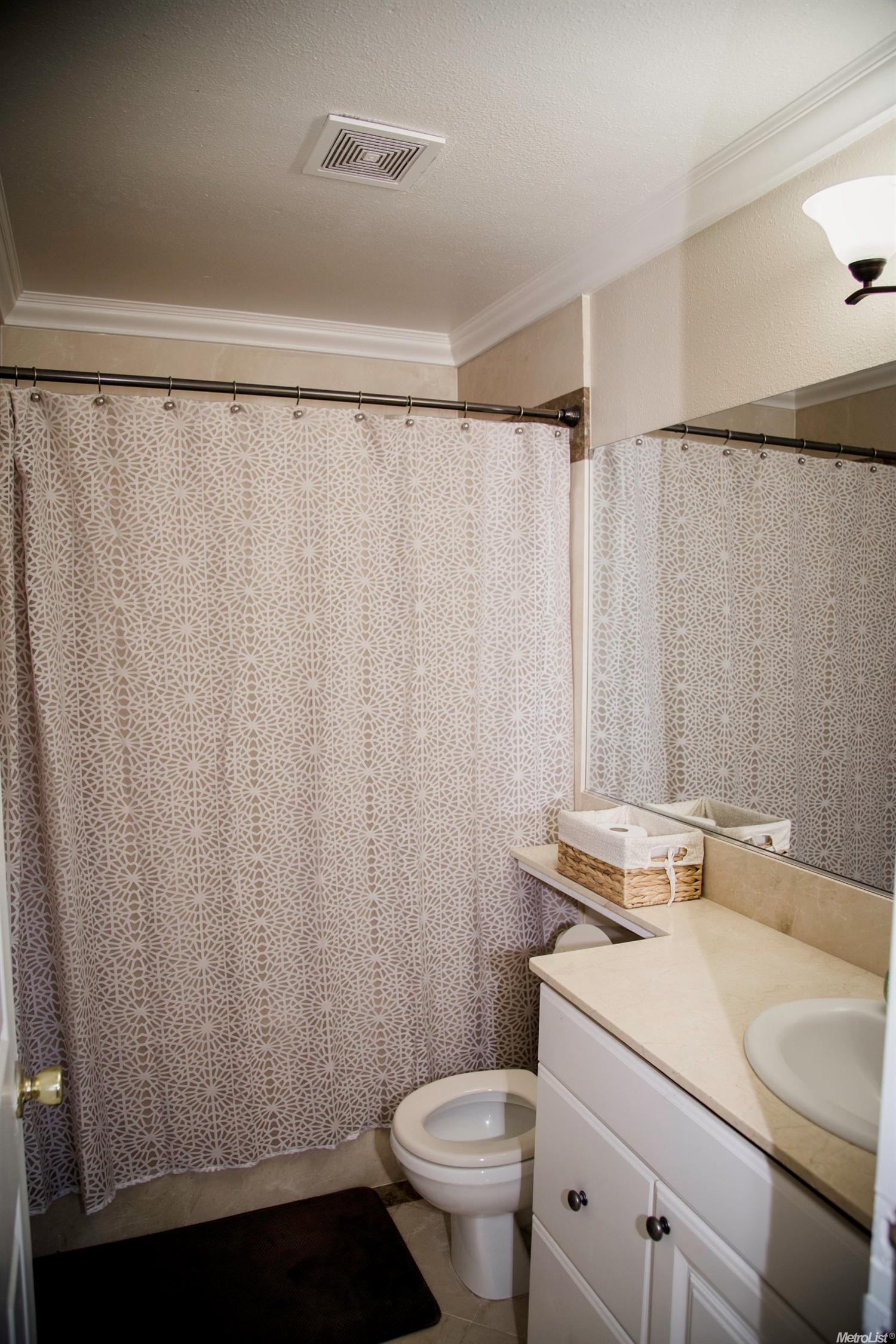 646 Blossom, Manteca, CA 95336 photo 10