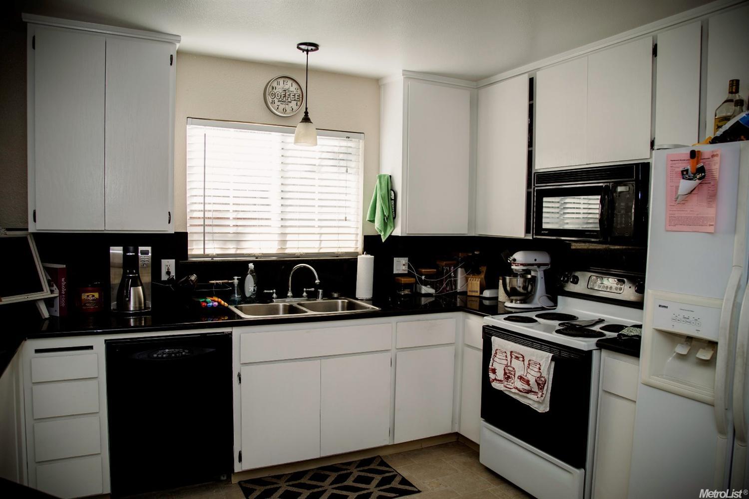 646 Blossom, Manteca, CA 95336 photo 7