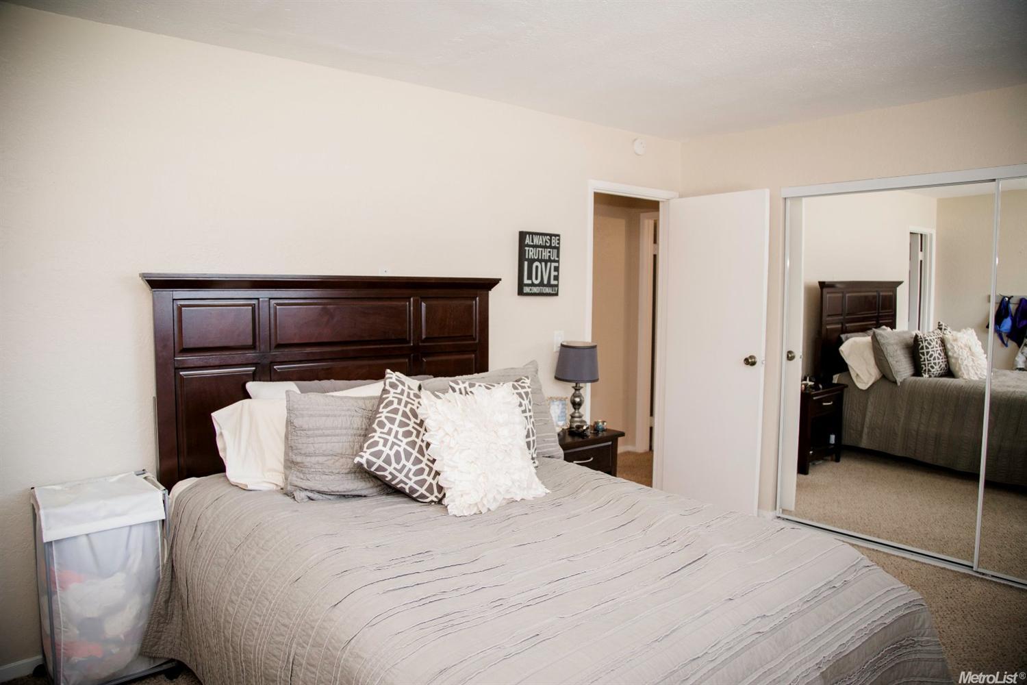 646 Blossom, Manteca, CA 95336 photo 3