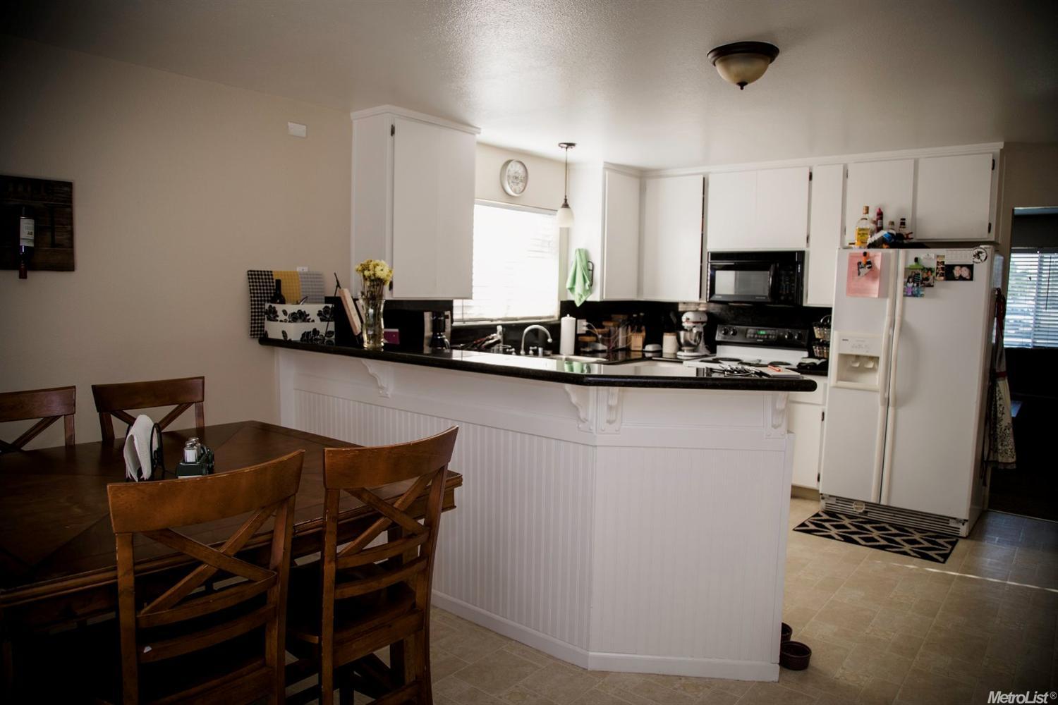 646 Blossom, Manteca, CA 95336 photo 6