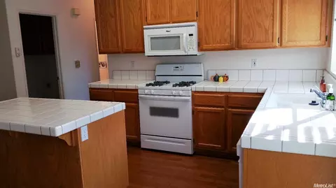 1650 Cimmaron Dr, Lodi, CA 95242 photo 4
