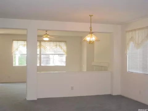 1650 Cimmaron Dr, Lodi, CA 95242 photo 2