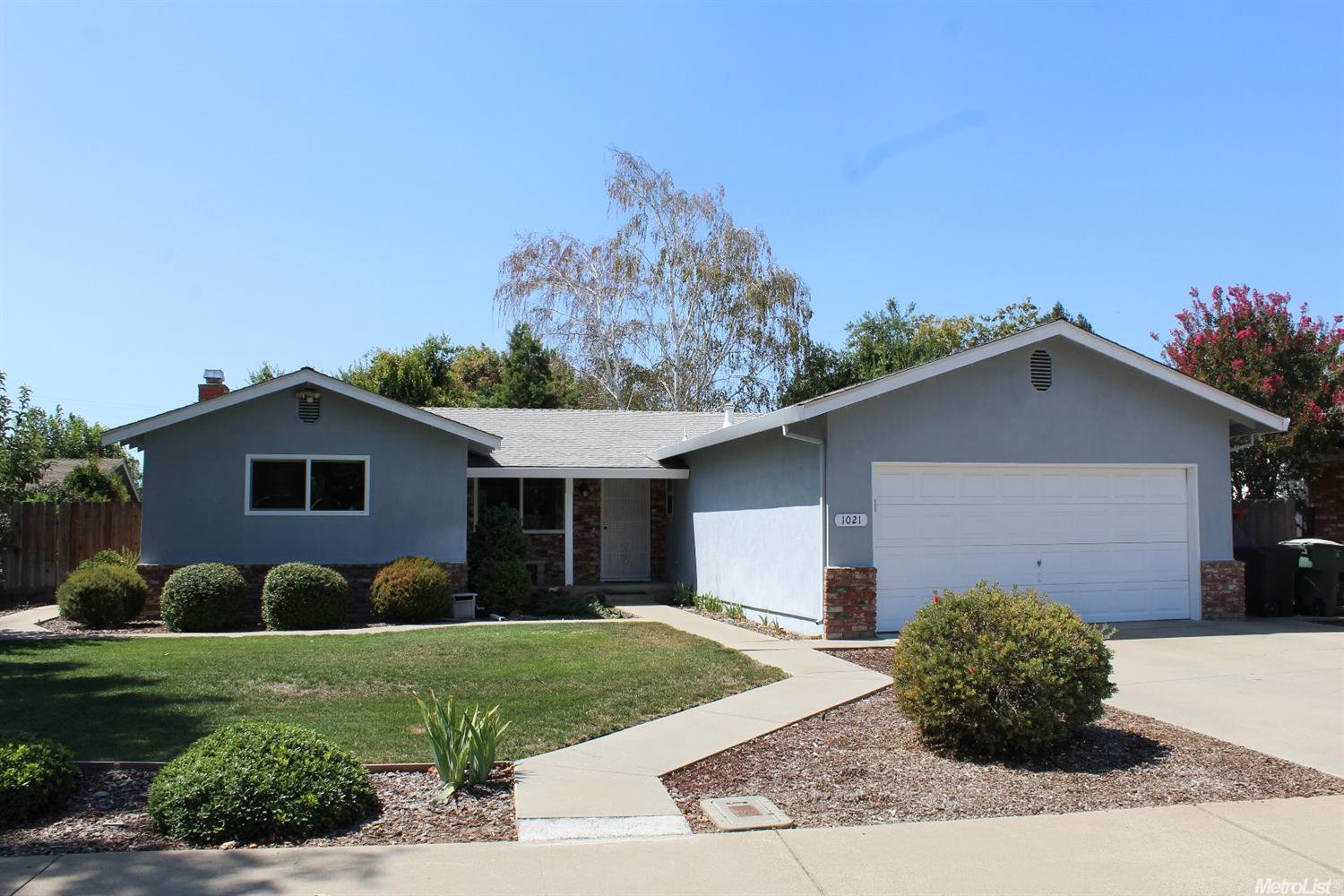 1021 Lillian, Modesto, CA 95355 photo 2