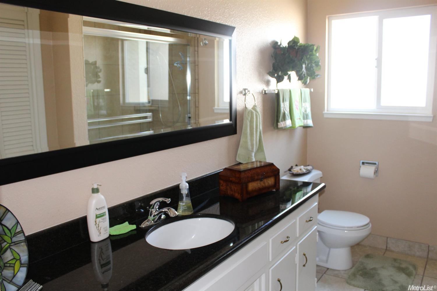 1021 Lillian, Modesto, CA 95355 photo 10