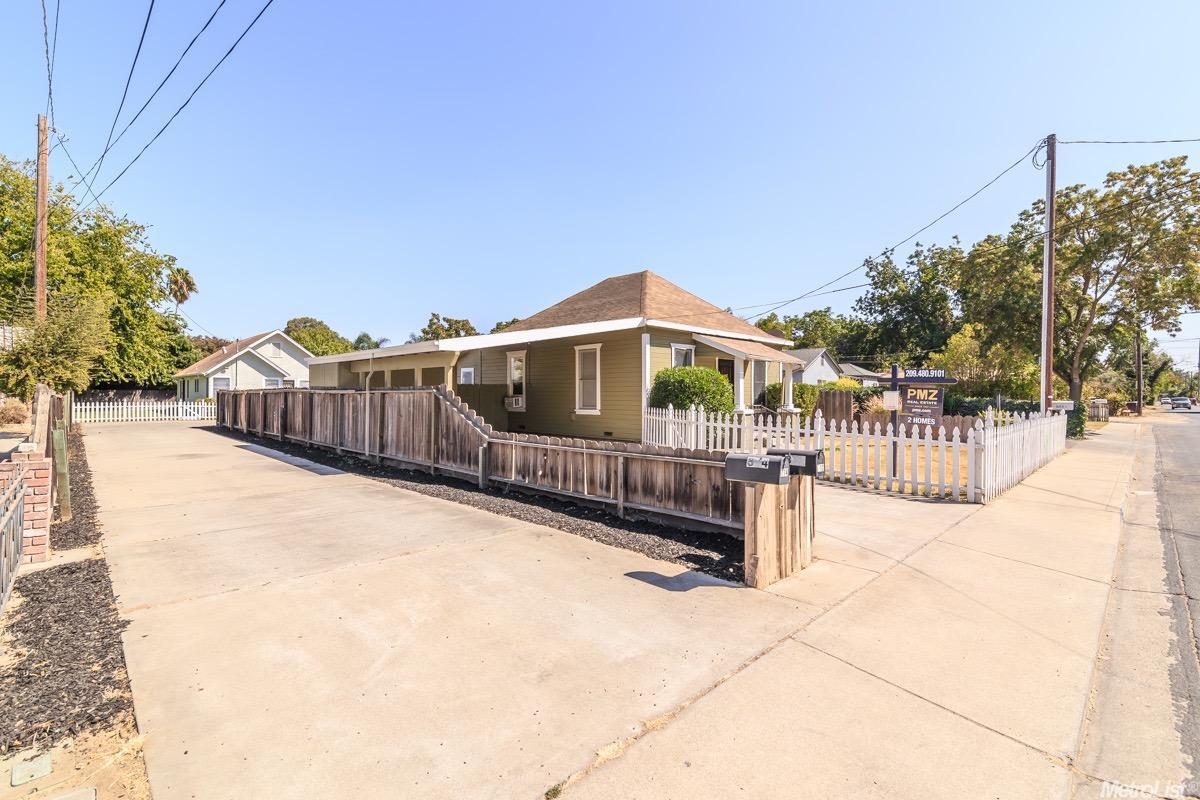812 El Vecino Ave, Modesto, CA 95350 photo 1