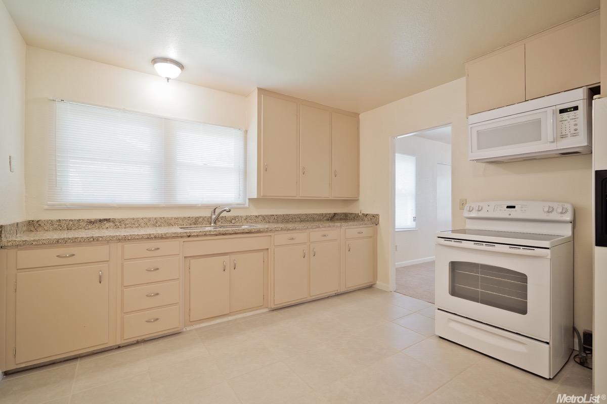 812 El Vecino Ave, Modesto, CA 95350 photo 5