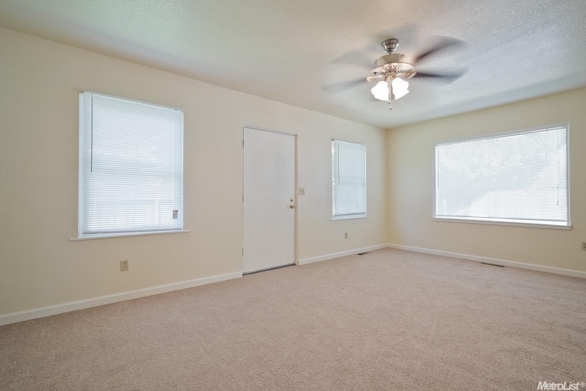 812 El Vecino Ave, Modesto, CA 95350 photo 4