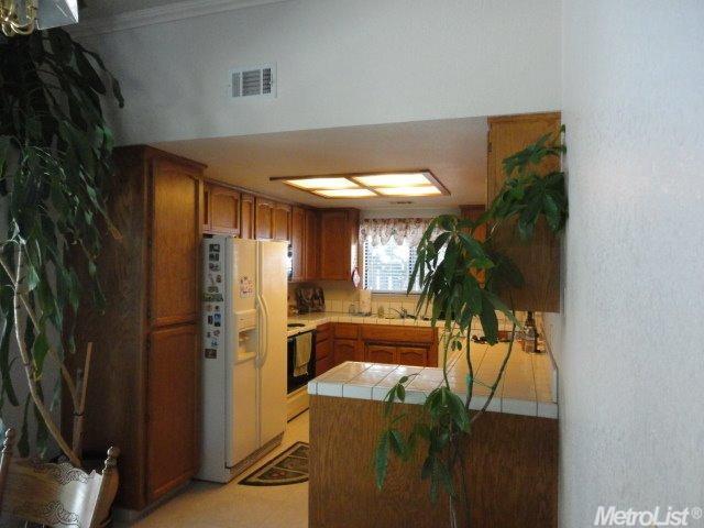 2424 Southfork Ln, Modesto, CA 95355 photo 4