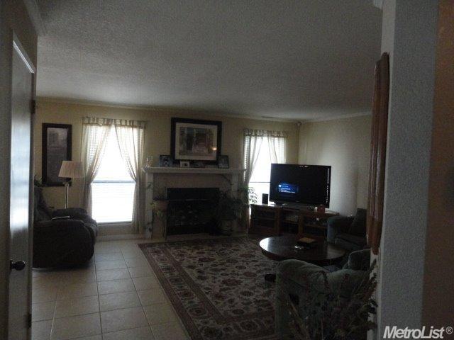2424 Southfork Ln, Modesto, CA 95355 photo 9