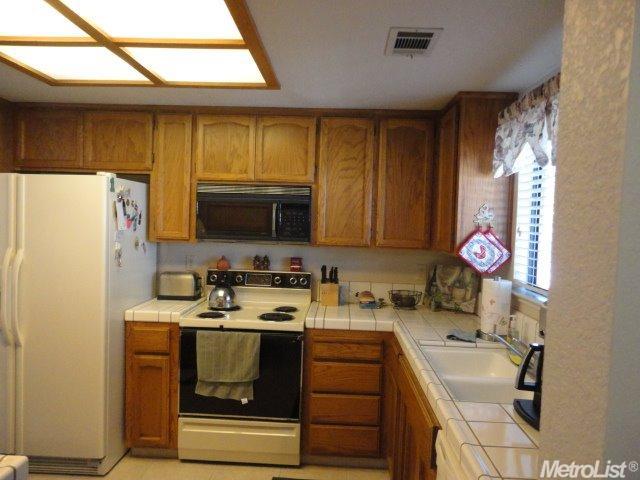2424 Southfork Ln, Modesto, CA 95355 photo 6
