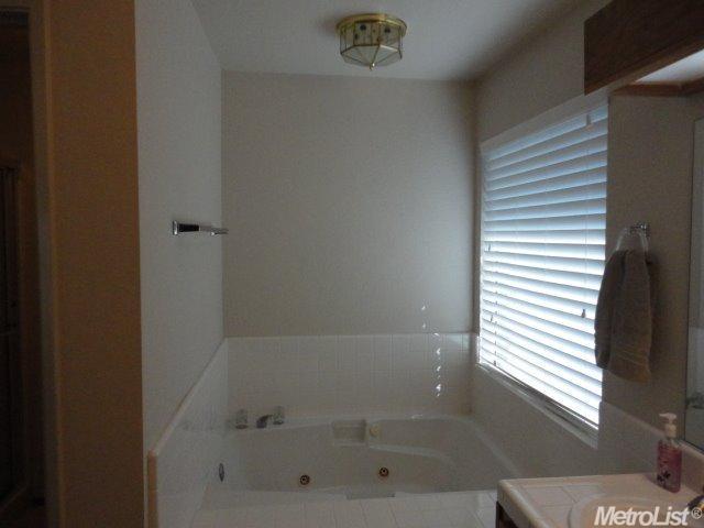 2424 Southfork Ln, Modesto, CA 95355 photo 11