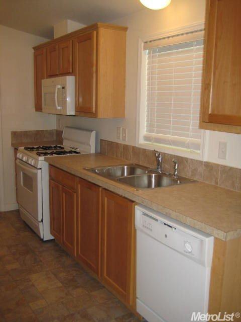 1412 Playground Way, Modesto, CA 95355 photo 6