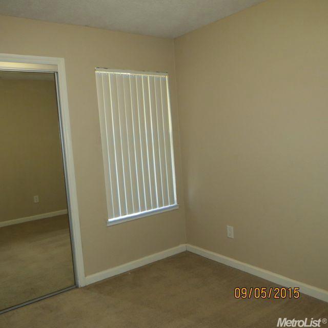 4005 Elmo Loop #d, Modesto, CA 95356 photo 2