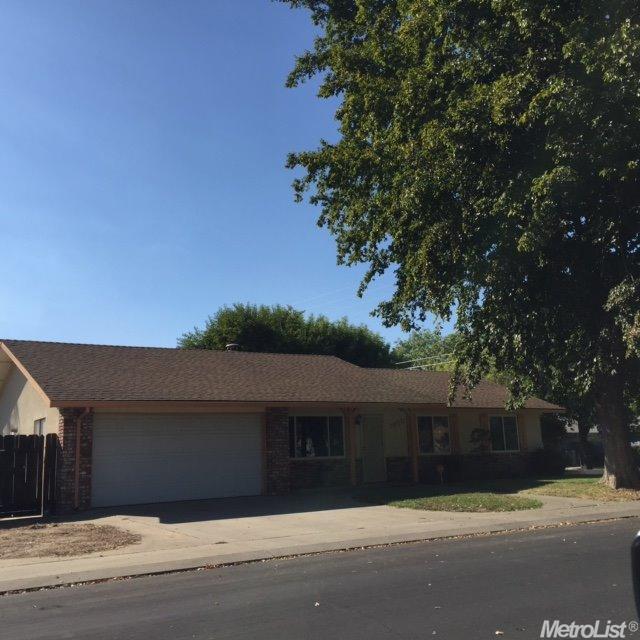 1405 Albert Dr, Modesto, CA 95355 photo 2