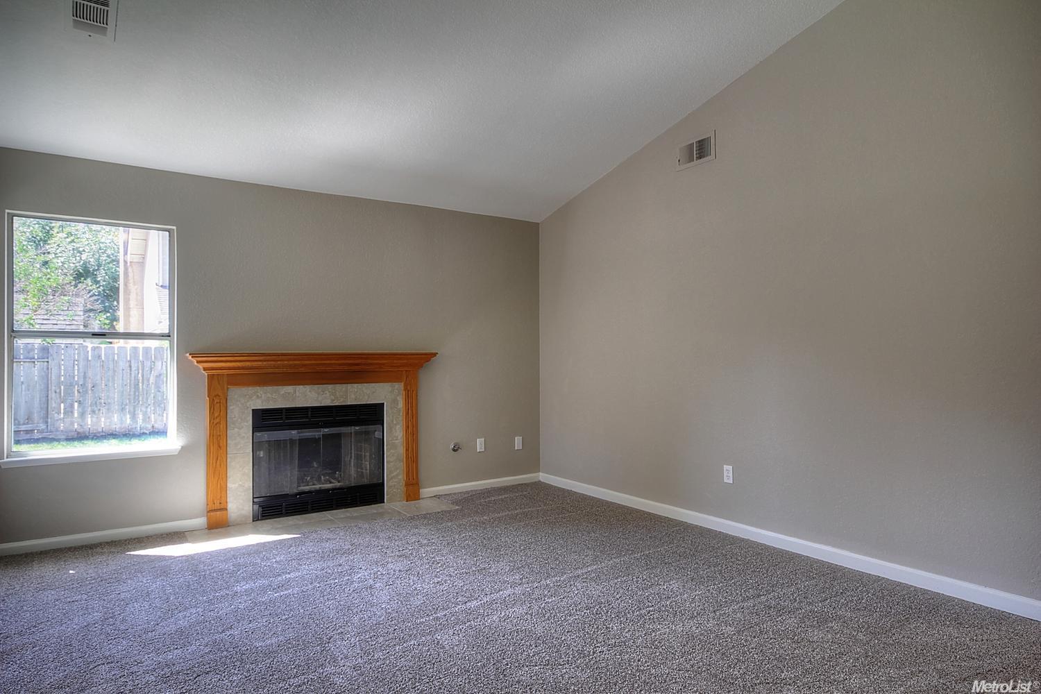622 Jonquil Dr, Lathrop, CA 95330 photo 3