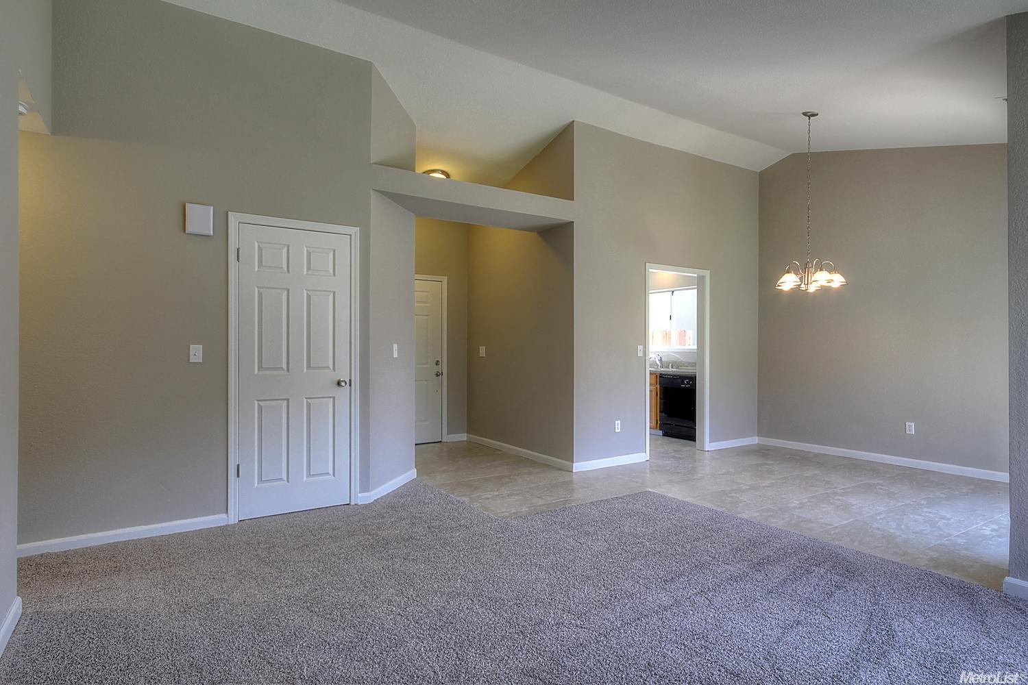 622 Jonquil Dr, Lathrop, CA 95330 photo 5