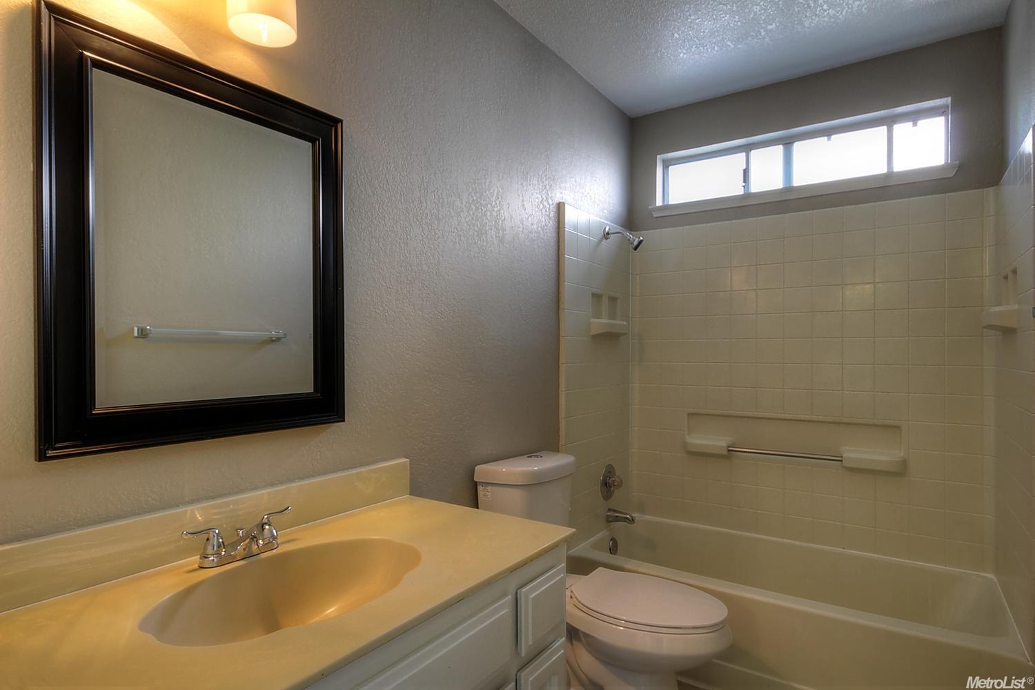 622 Jonquil Dr, Lathrop, CA 95330 photo 20