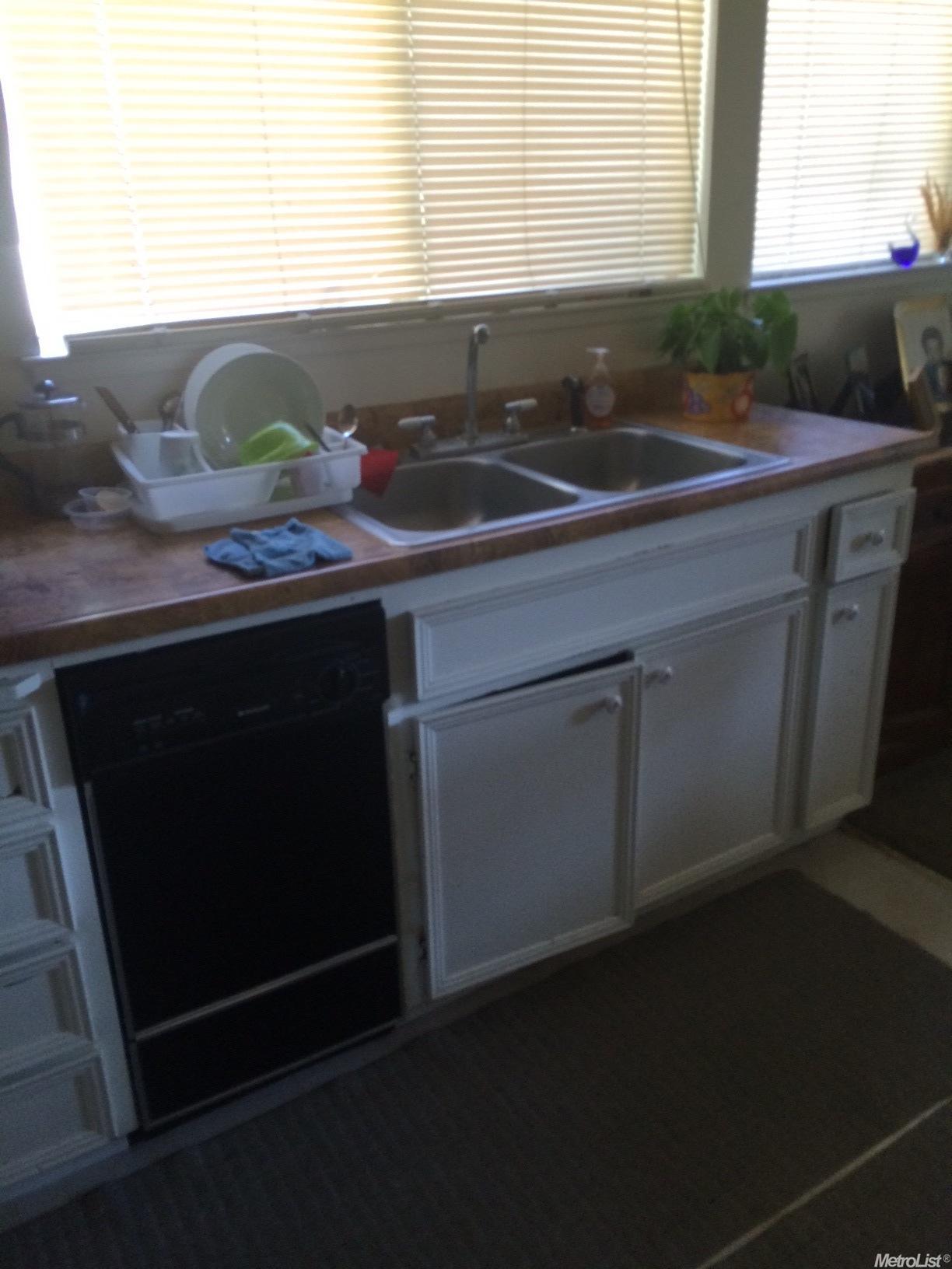 3701 Colonial Dr #15, Modesto, CA 95356 photo 2