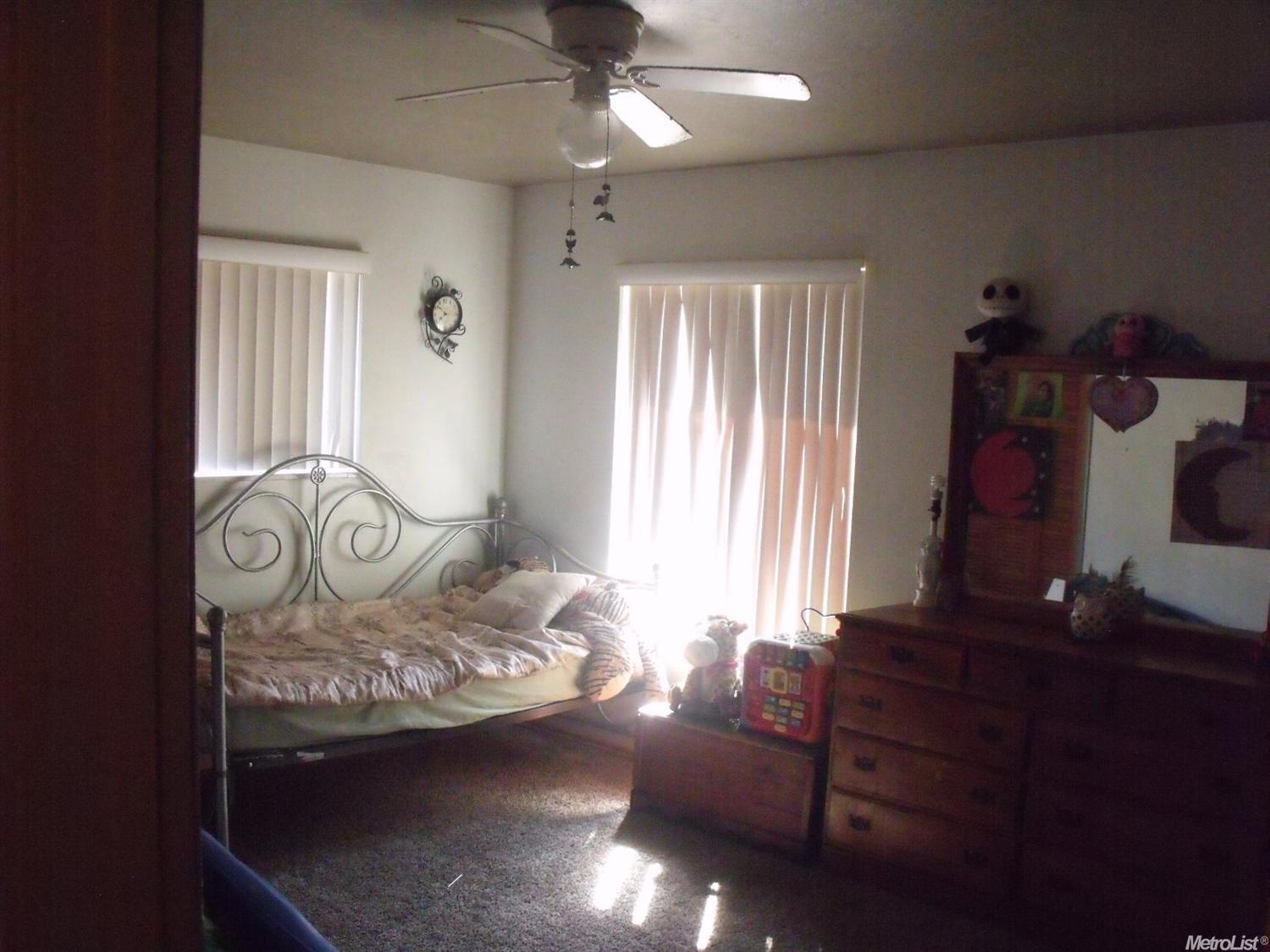 387 Sycamore Ave, Gustine, CA 95322 photo 9