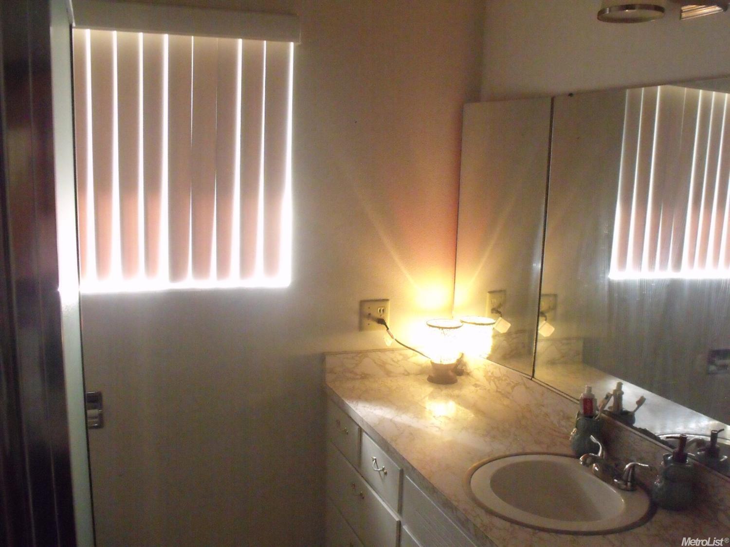 387 Sycamore Ave, Gustine, CA 95322 photo 11
