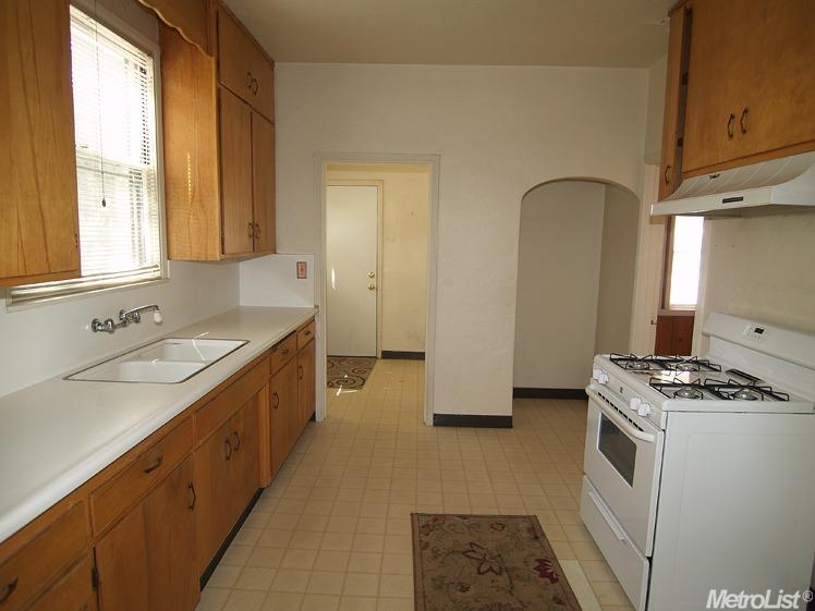 1025 Hackberry Ave, Modesto, CA 95350 photo 13
