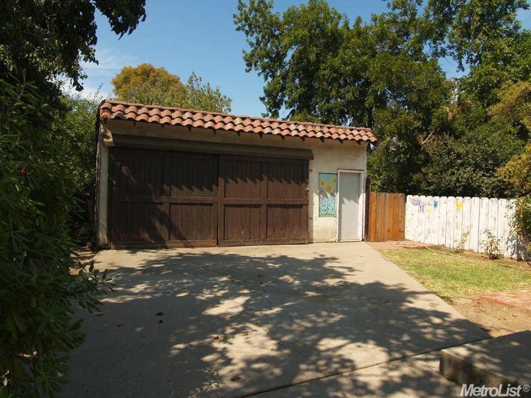 1025 Hackberry Ave, Modesto, CA 95350 photo 4