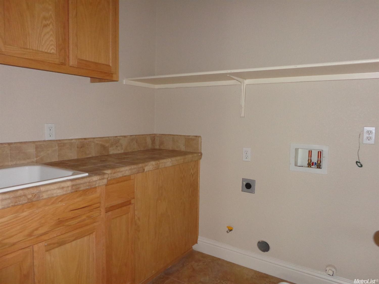 560 Sepp Ct, Ripon, CA 95366 photo 8