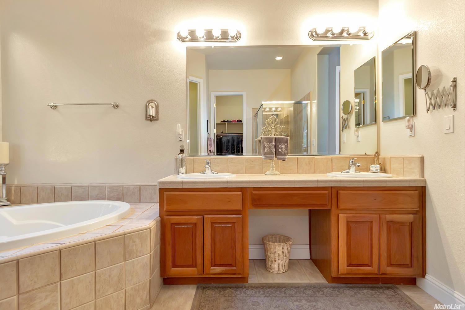 4037 Poppleton Way, Carmichael, CA 95608 photo 18
