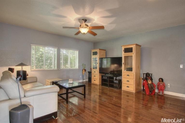 11013 Essey Cir, Mather, CA 95655 photo 17