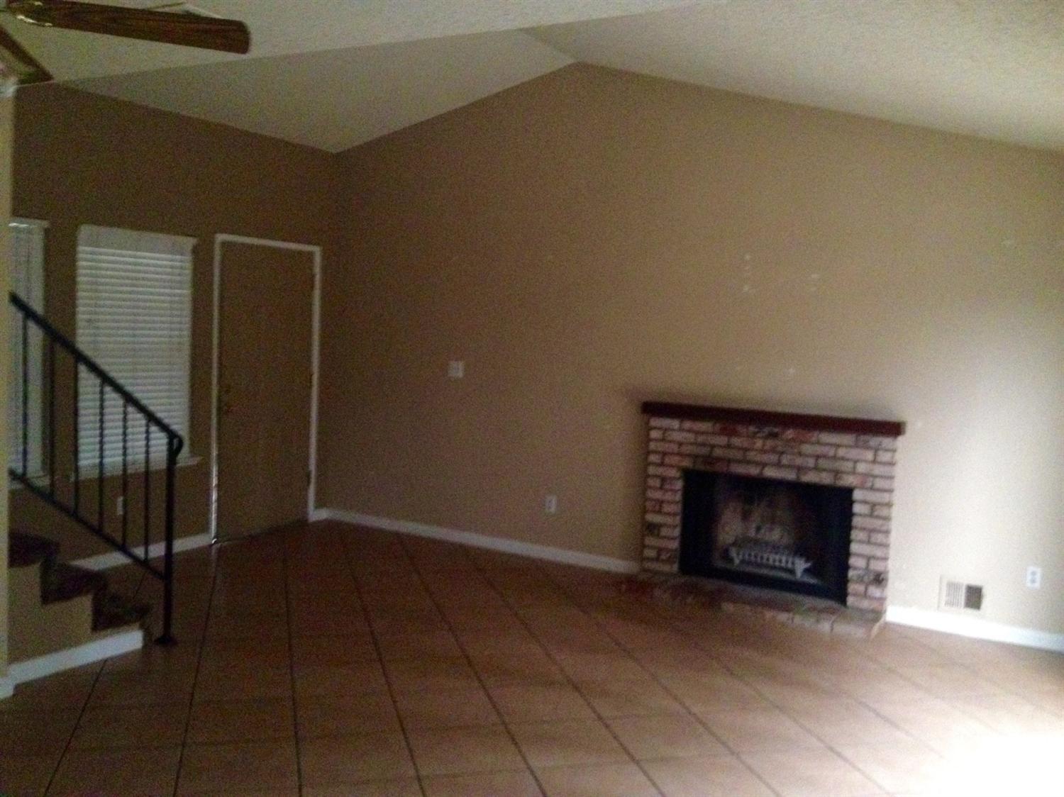 3921 Rotterdam Ave, Modesto, CA 95356 photo 5