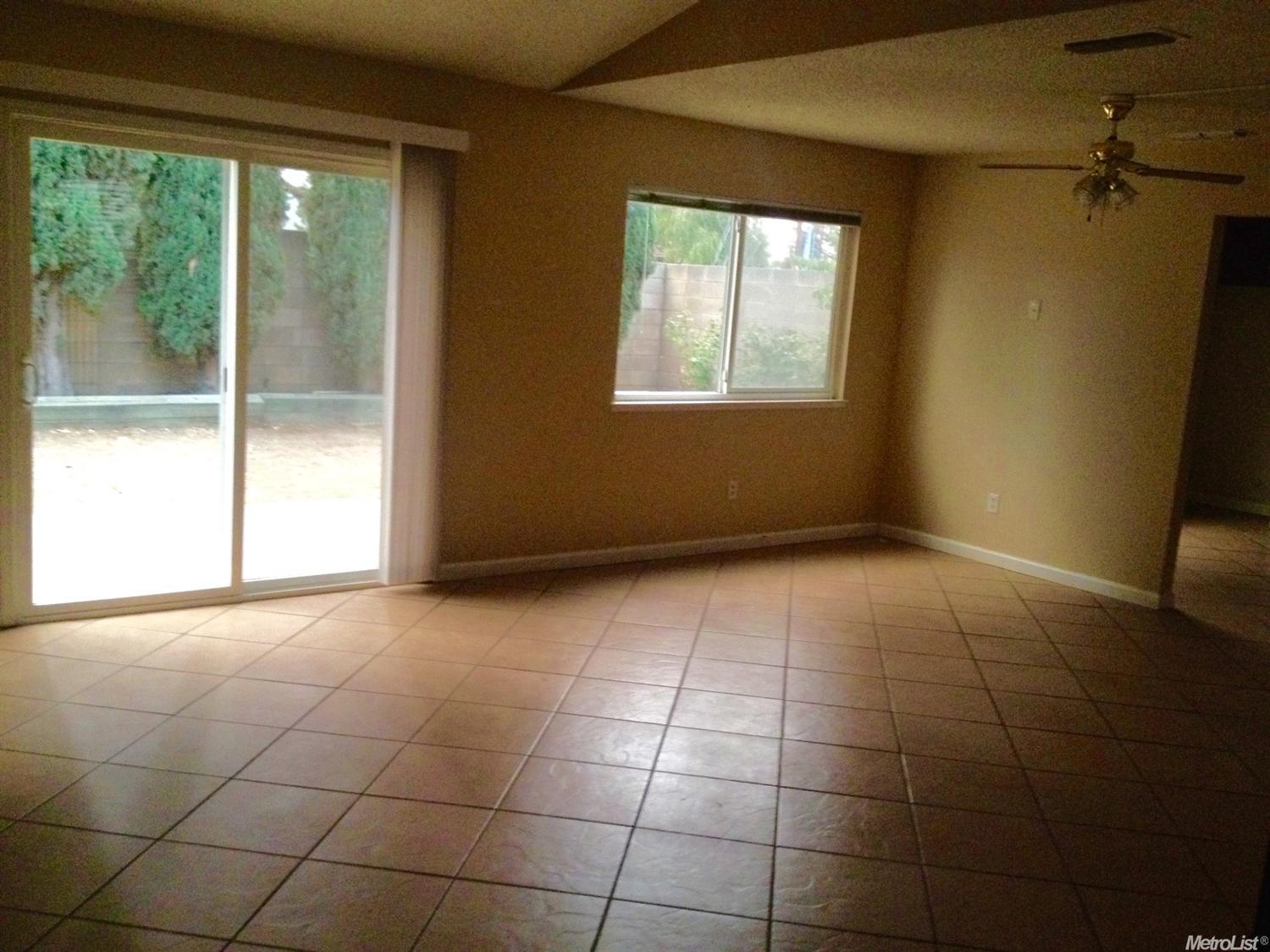 3921 Rotterdam Ave, Modesto, CA 95356 photo 3