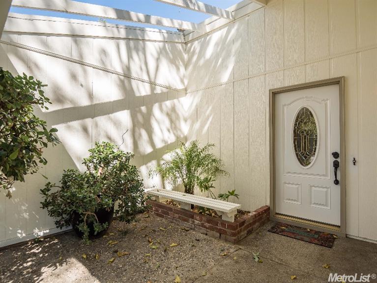 604 El Toro Way, Davis, CA 95618 photo 2