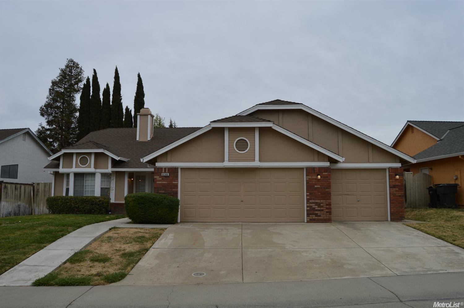 8206 Bellsbrae Dr, Antelope, CA 95843 photo 2