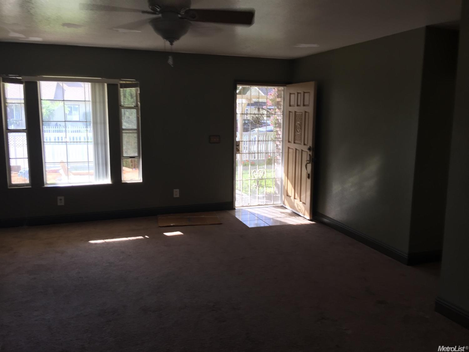 184 S T St, Merced, CA 95341 photo 1