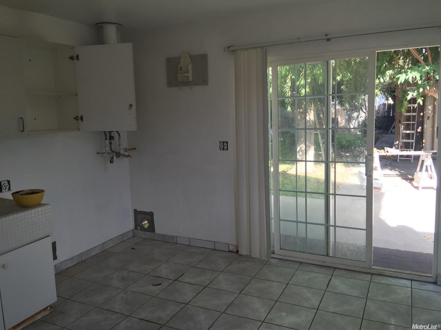 184 S T St, Merced, CA 95341 photo 9